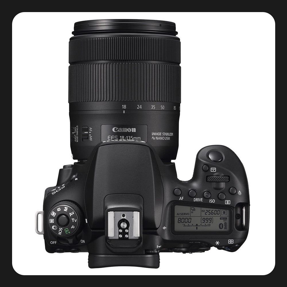 Canon EOS 90D con 18-135mm